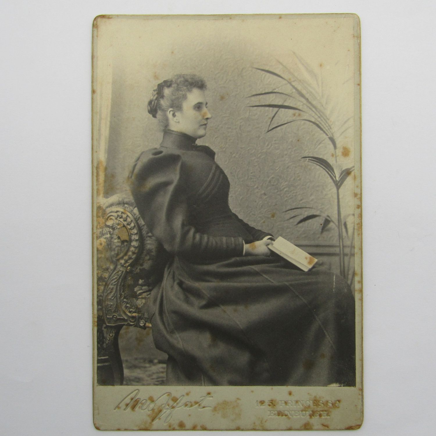 Antique photo of unknown lady taken in the 1800&#39;s by Moffat, Edinburgh