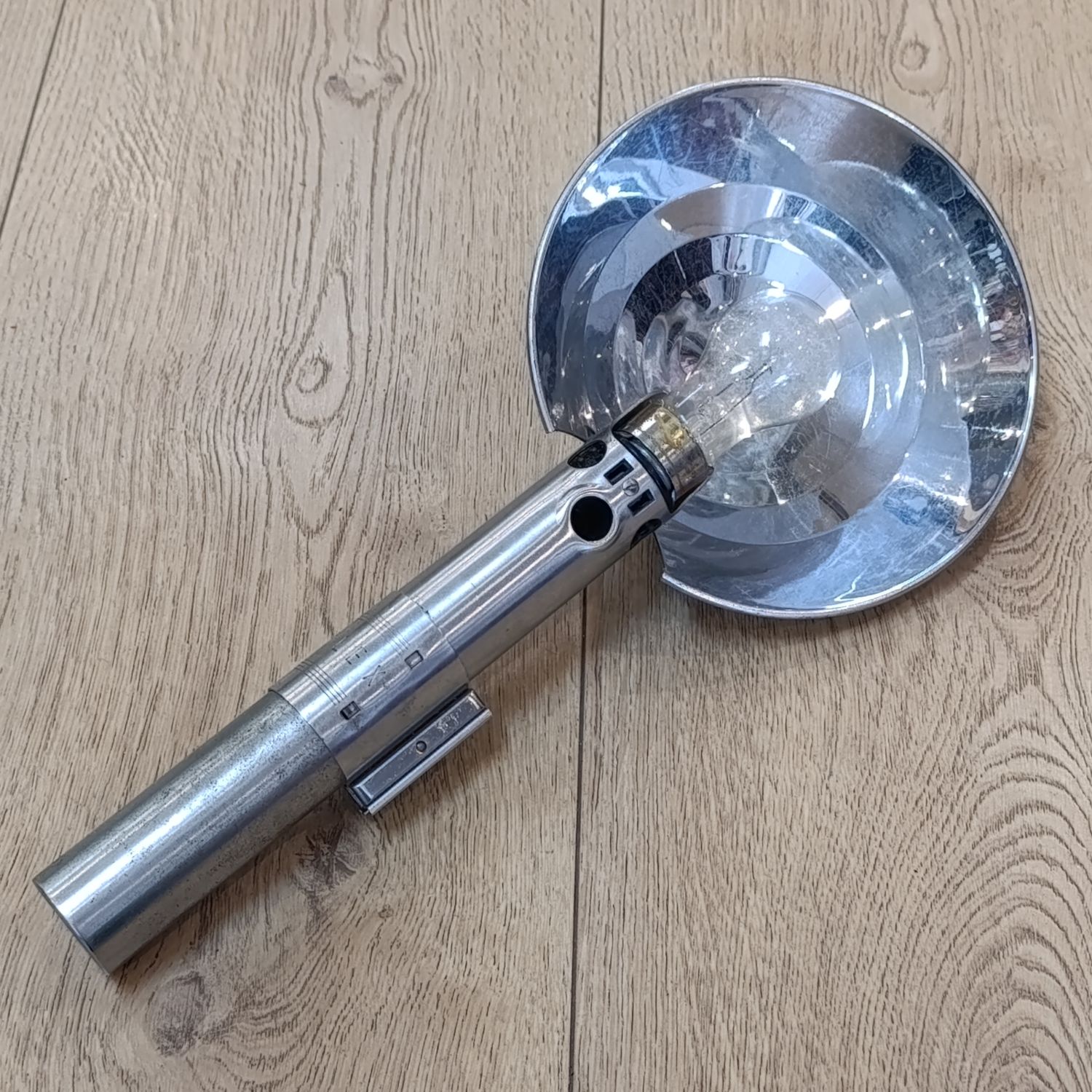 Antique Graflex camera flash - The handle is the same type used as Star Wars light saber