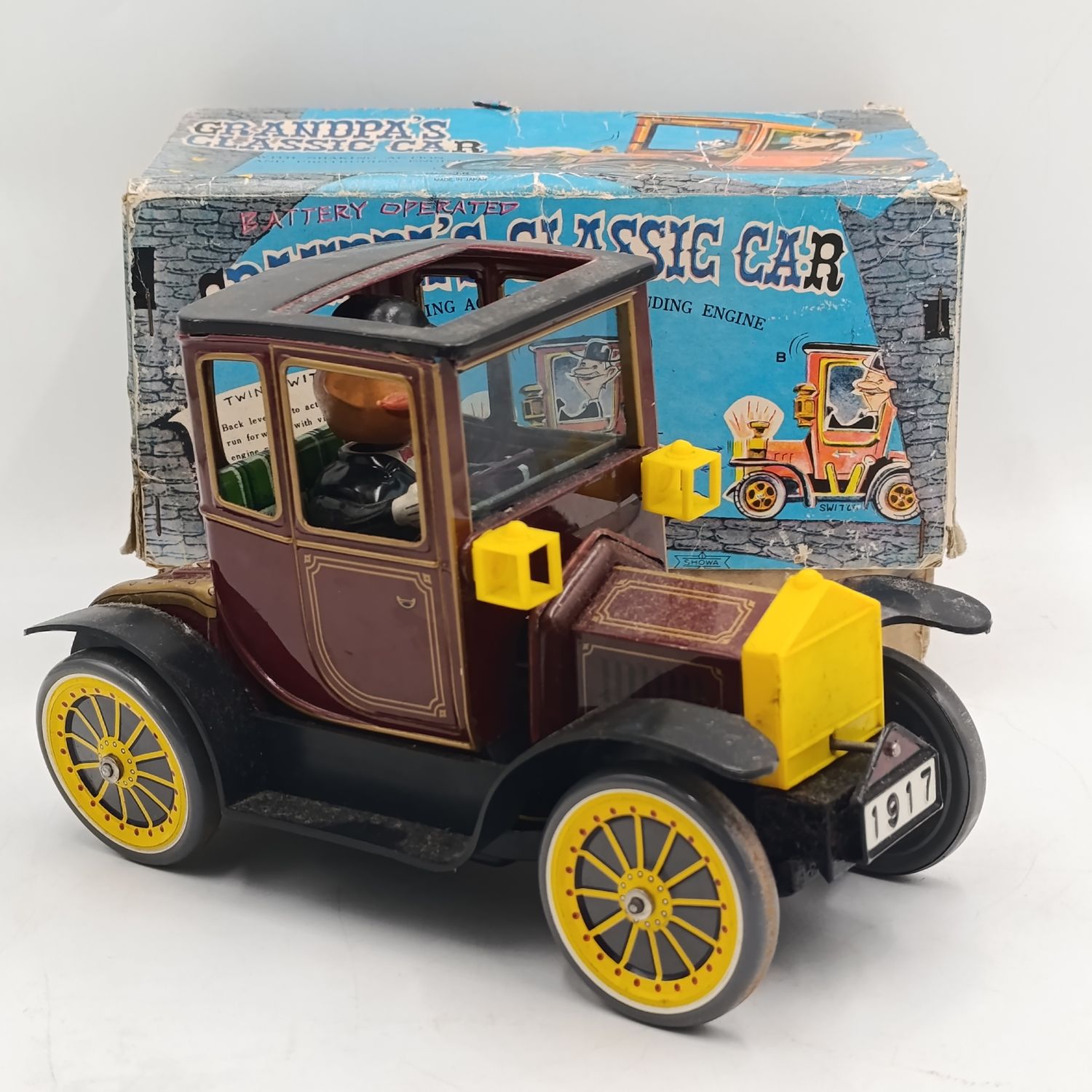 Vintage Grandpa&#39;s Classic car battery operated toy in box - drive train faulty