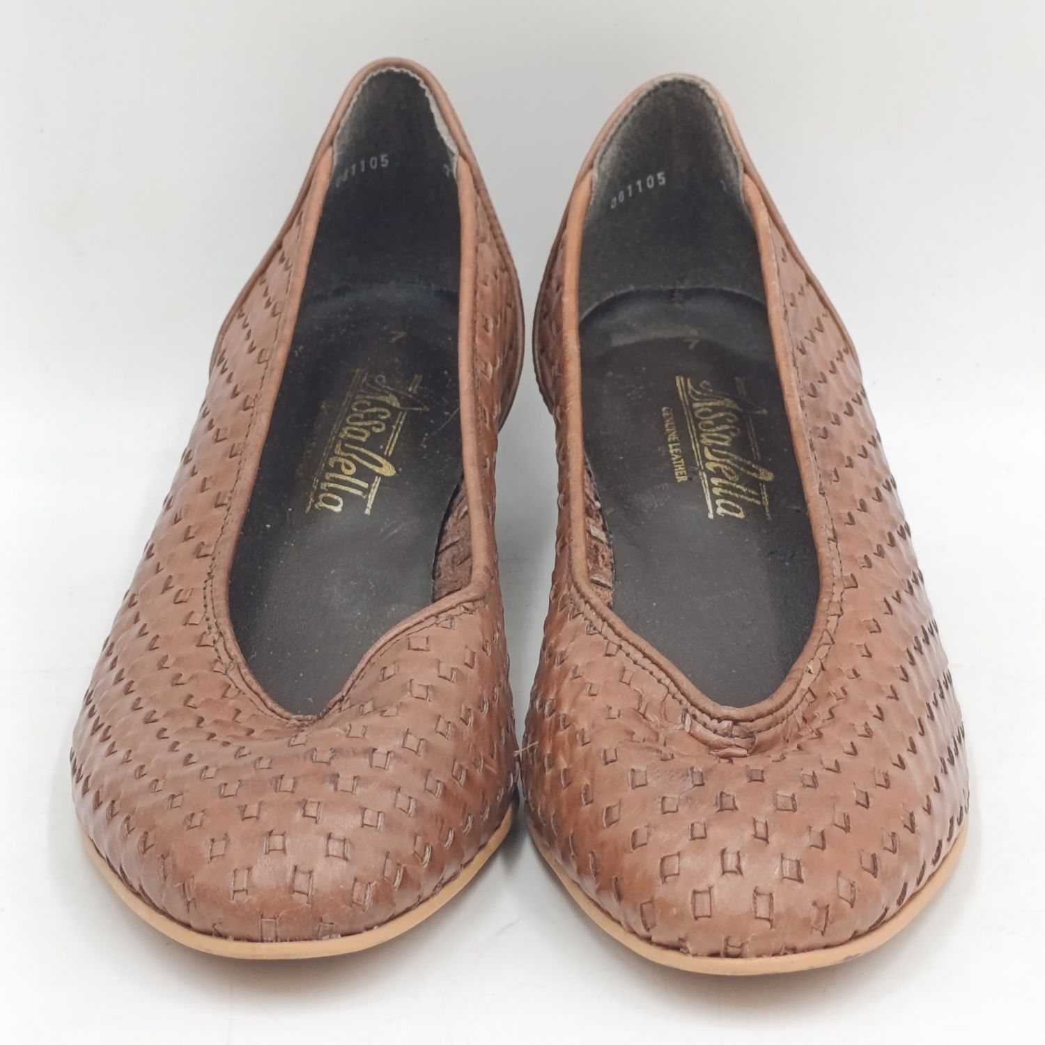 Isabelle genuine leather shoes (as new) - size 7