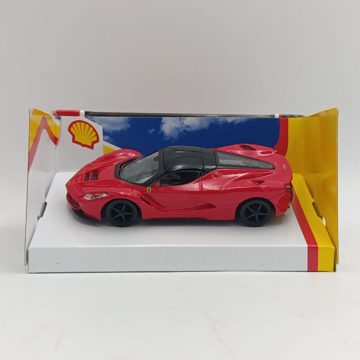 Bburago Shell LaFerrari die-cast model car scale 1/43