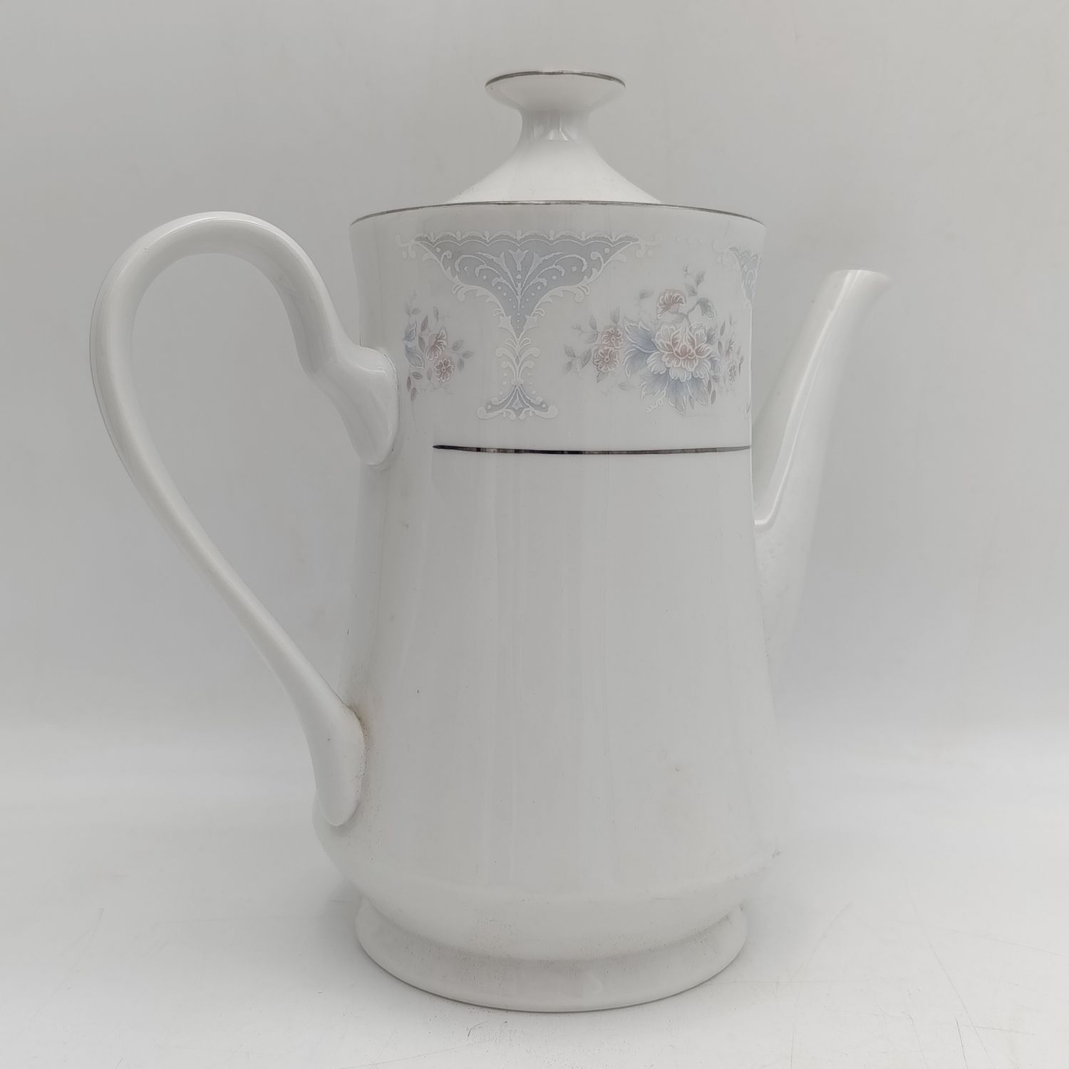Silverie porcelain tea/coffee pot