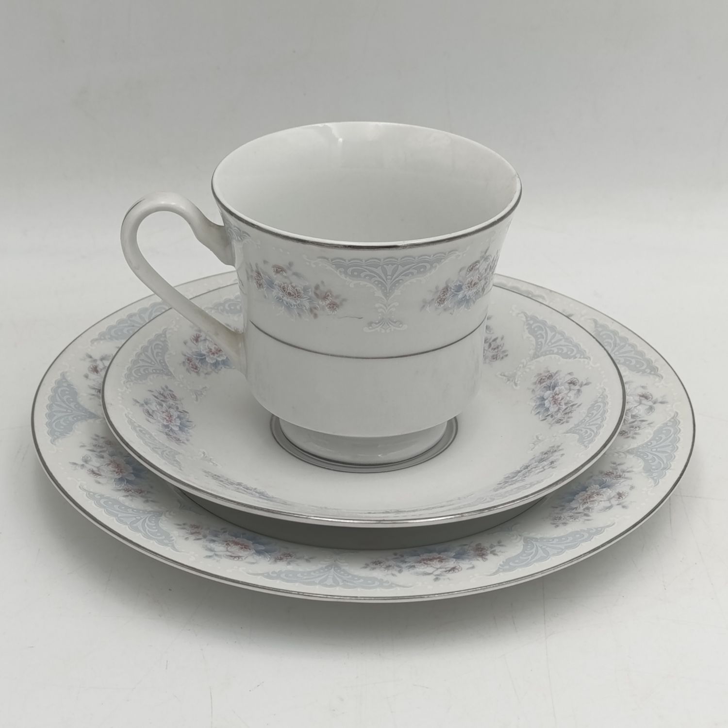 Silverie porcelain trio