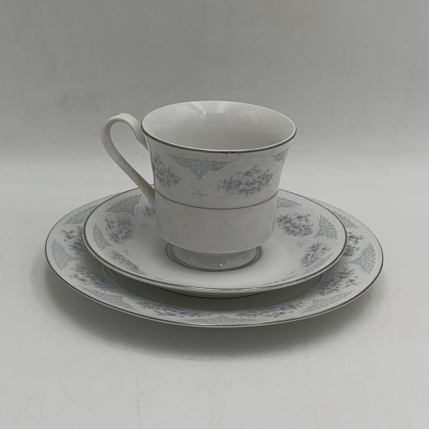 Silverie porcelain trio