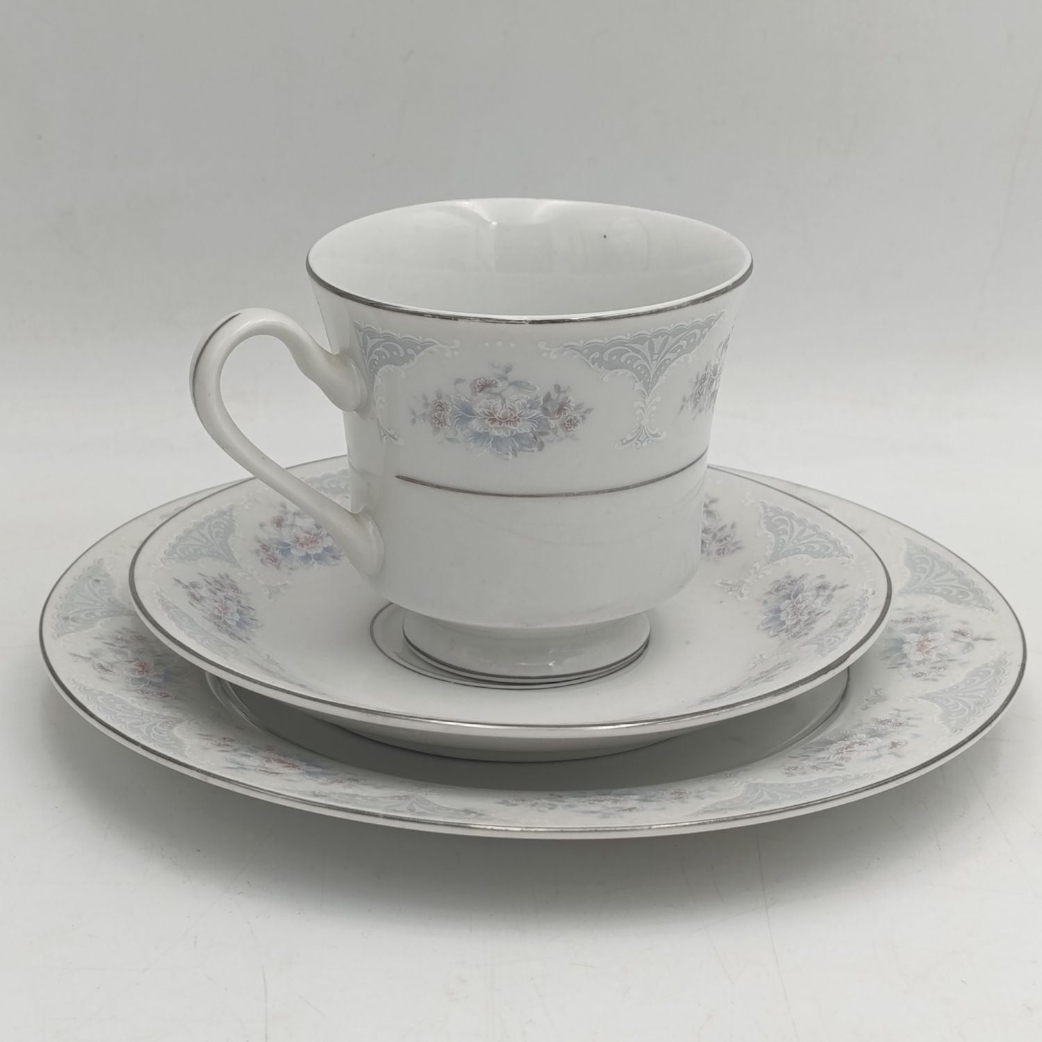 Silverie porcelain trio