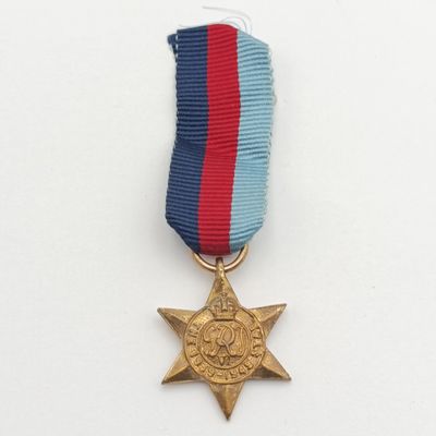 WW2 The 1939-1945 Star miniature medal
