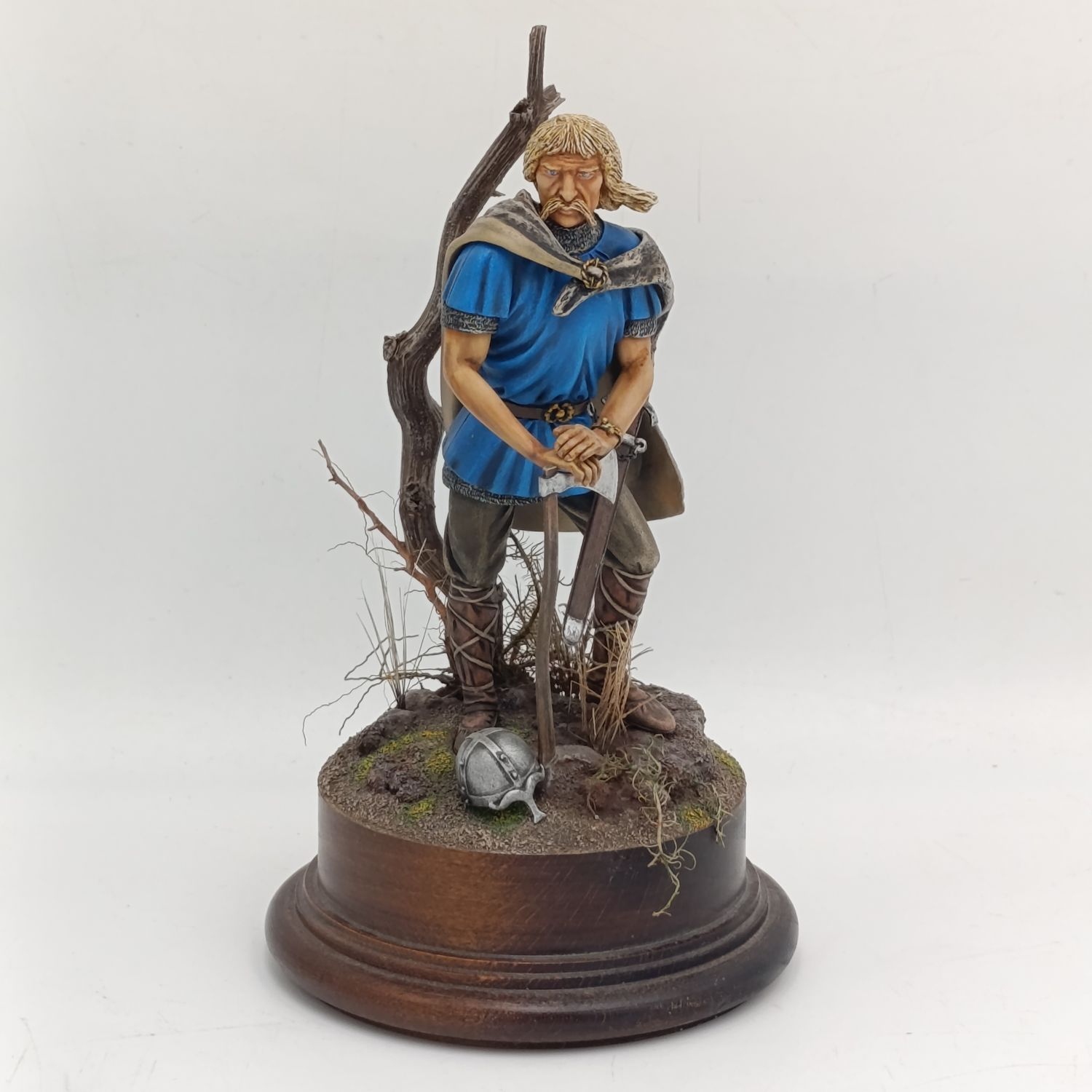 Amati Anglo Saxon warrior handpainted figurine - signed by artist