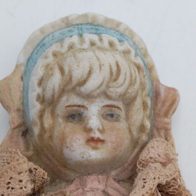 Antique bisque doll - hands and feet intact - 23cm high