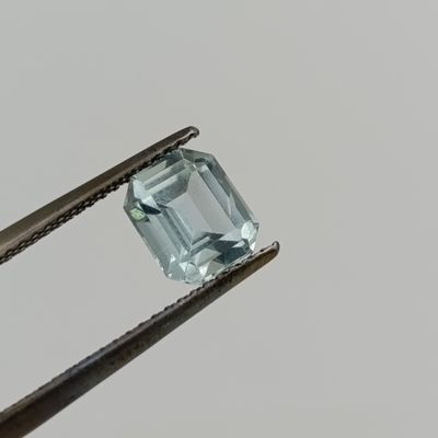 Natural Aquamarine of 1,25 carat Emerald cut - light toned blue with Gemlab certificate