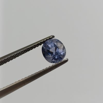 Violet blue spinel of 1.38 carat with Gemlab certificate oval mixed cut