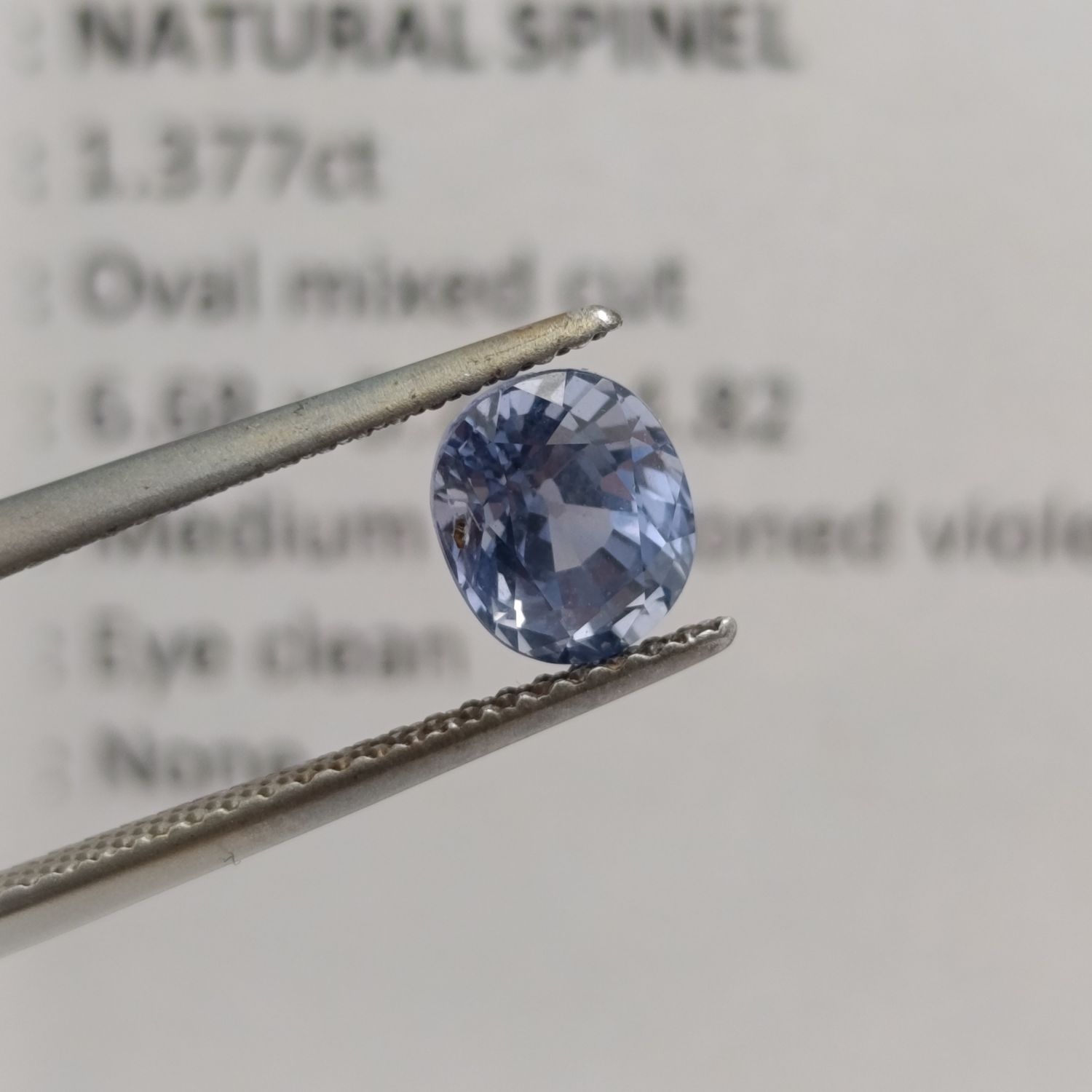 Violet blue spinel of 1.38 carat with Gemlab certificate oval mixed cut