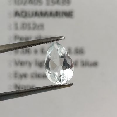 Natural Aquamarine of 1.01 carat Pear shape and eye clean - light toned blue - with Gemlab certificate