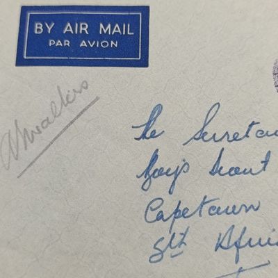 Airmail cover Australia to Cape Town South Africa with 9d stamp and Railhead P.O. cancellation - also blue airmail label and censor mark