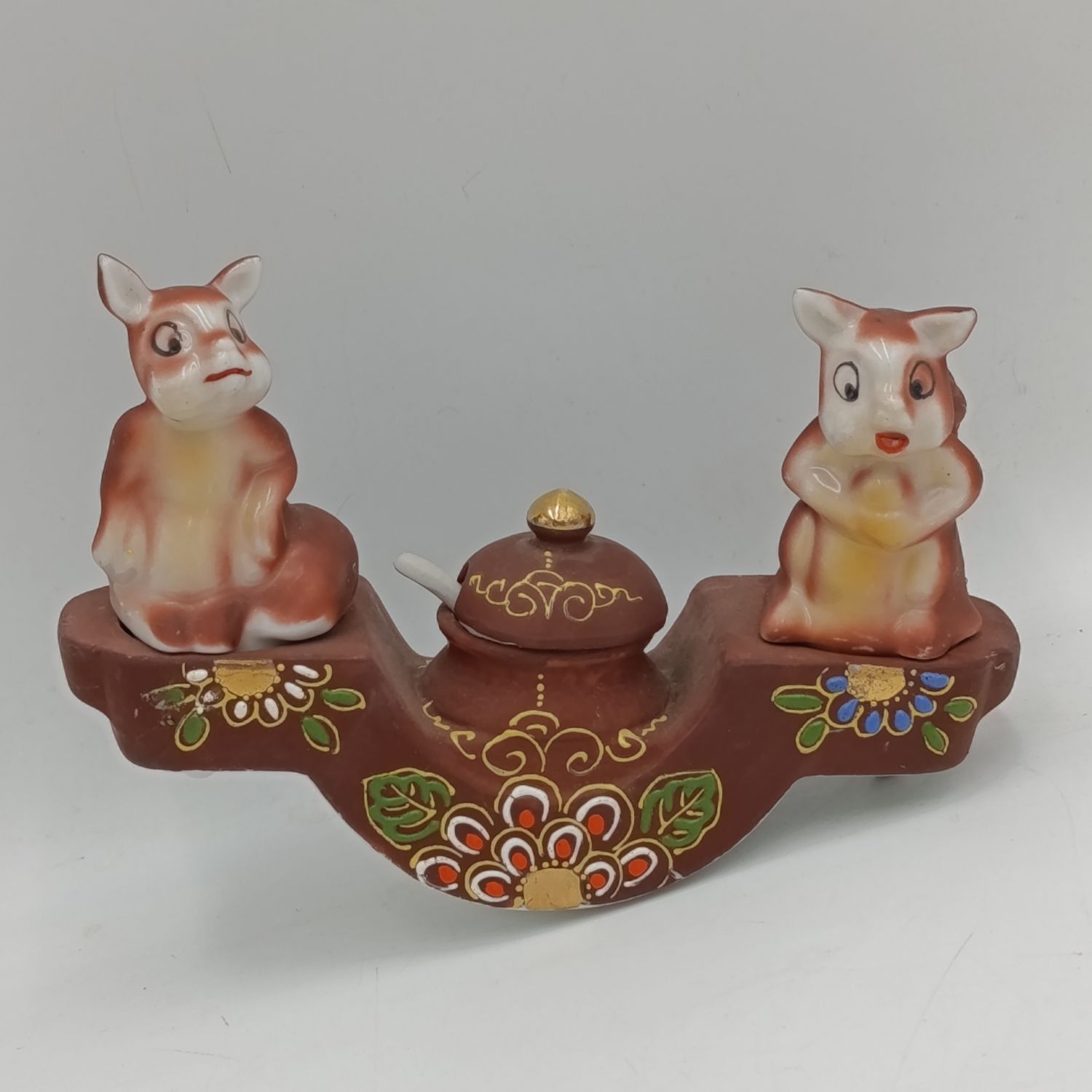 Vintage Chipmunk salt and pepper condiment set