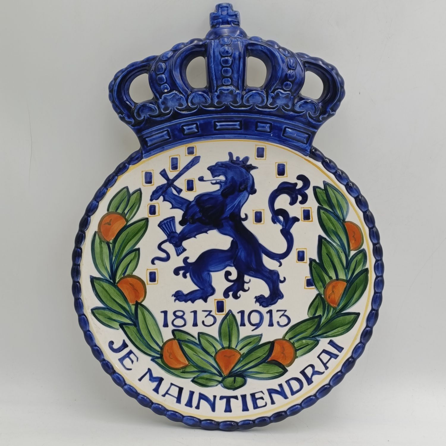 Royal Copenhagen Alumima 1813-1913 Je Maintiendrai porcelain crest