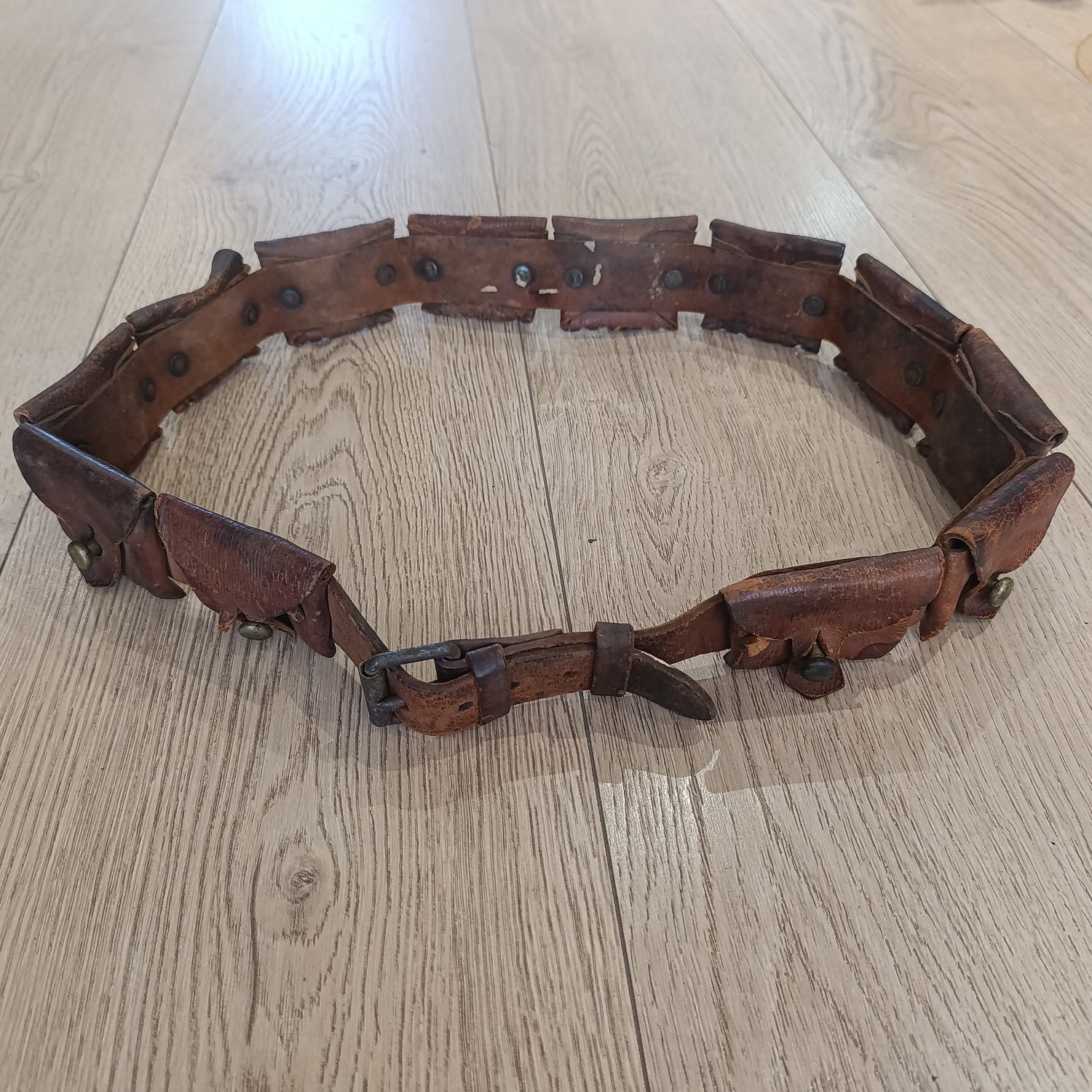 WW1 Leather bandolier Ammunition belt for 303 rifle - 60 rounds, 12 pouches