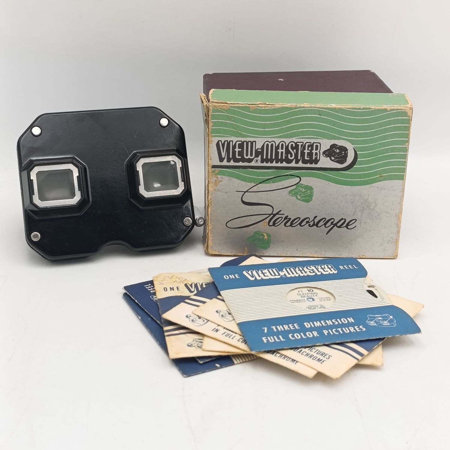 Vintage Sawyer&#39;s View-Master 3D viewer with 7 fairytale reels