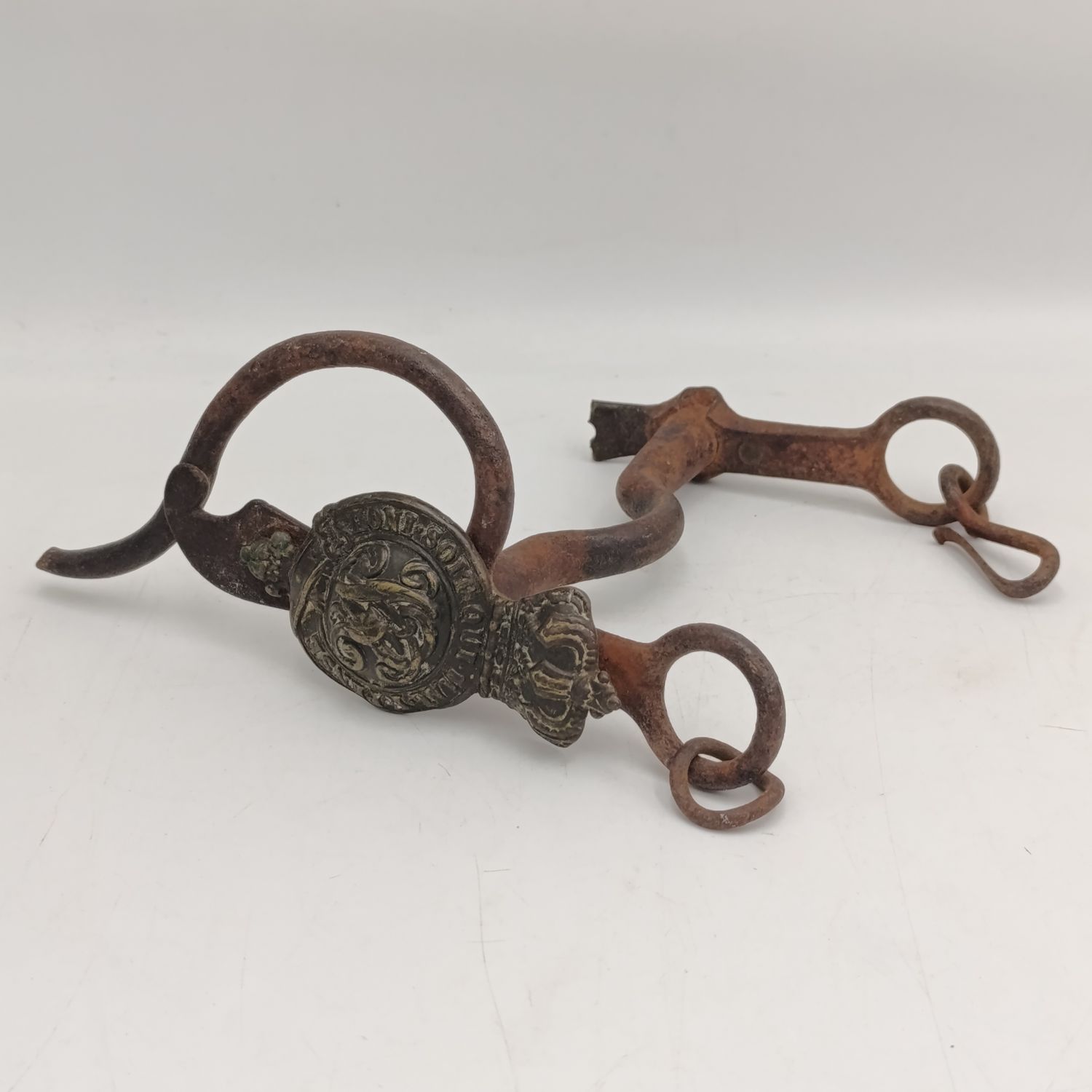 Boer War Victorian horse bit with badge - one side broken