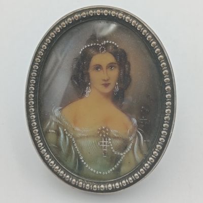 Antique handprinted portrait of lady in brooch late 19th century French school
