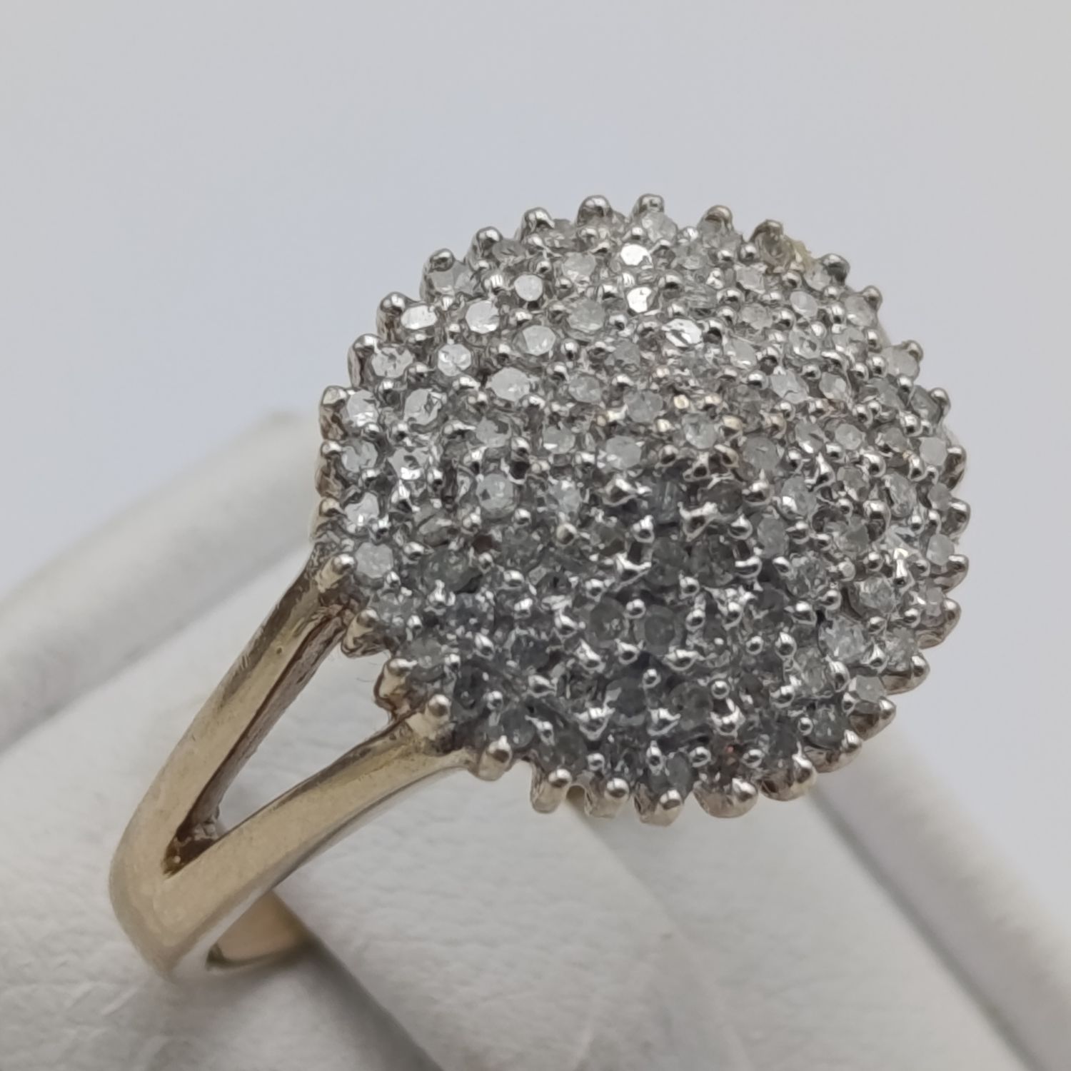 9kt gold ring with half a carat and diamonds - 101 diamonds - weight 4.3g