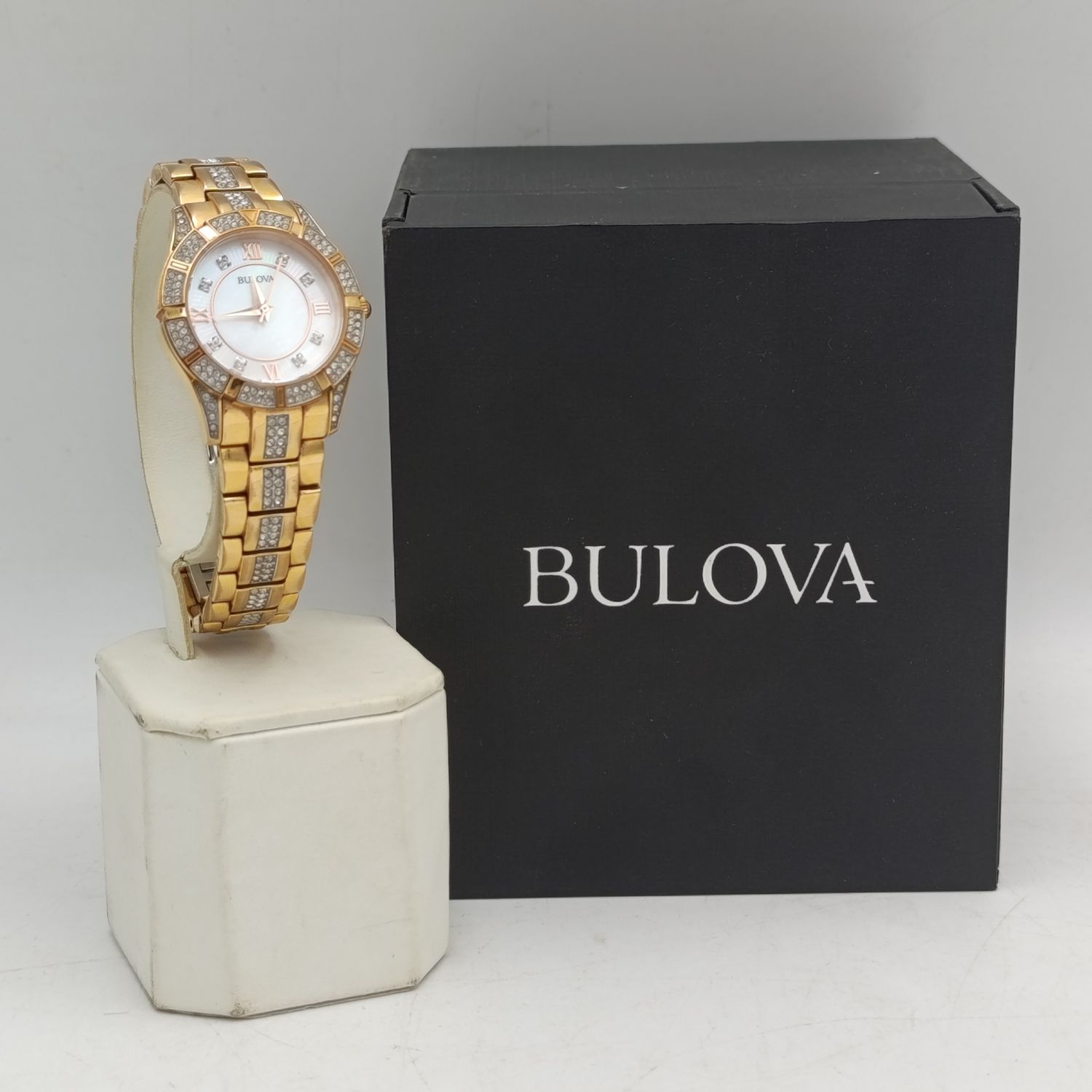 Bulova Rose Tone Crystal ladies watch in box - excellent working condition