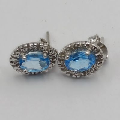 Pair of 9kt white gold earrings with aquamarines weight 1.6g