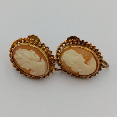 Pair of vintage cameo screw-on earrings in 9kt gold - 3,2g