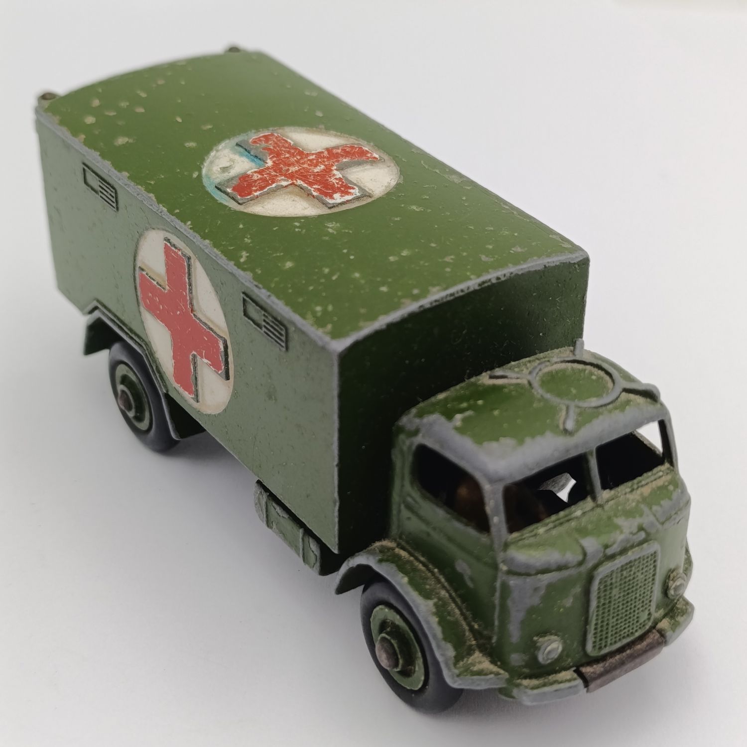 Mecanno Dinky Toys #626 military ambulance