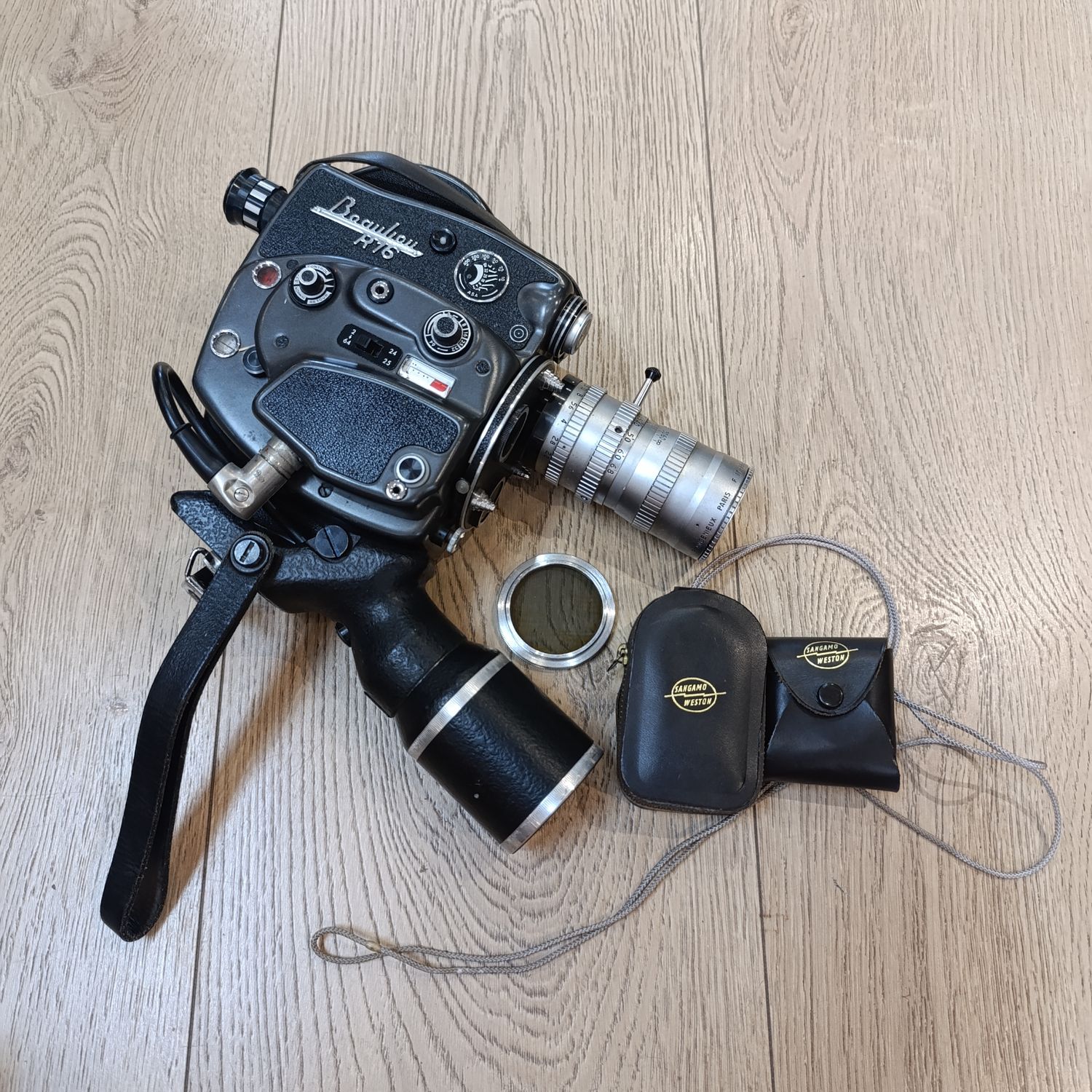 Vintage 1960&#39;s Beaulieu R16 cine/movie camera in case