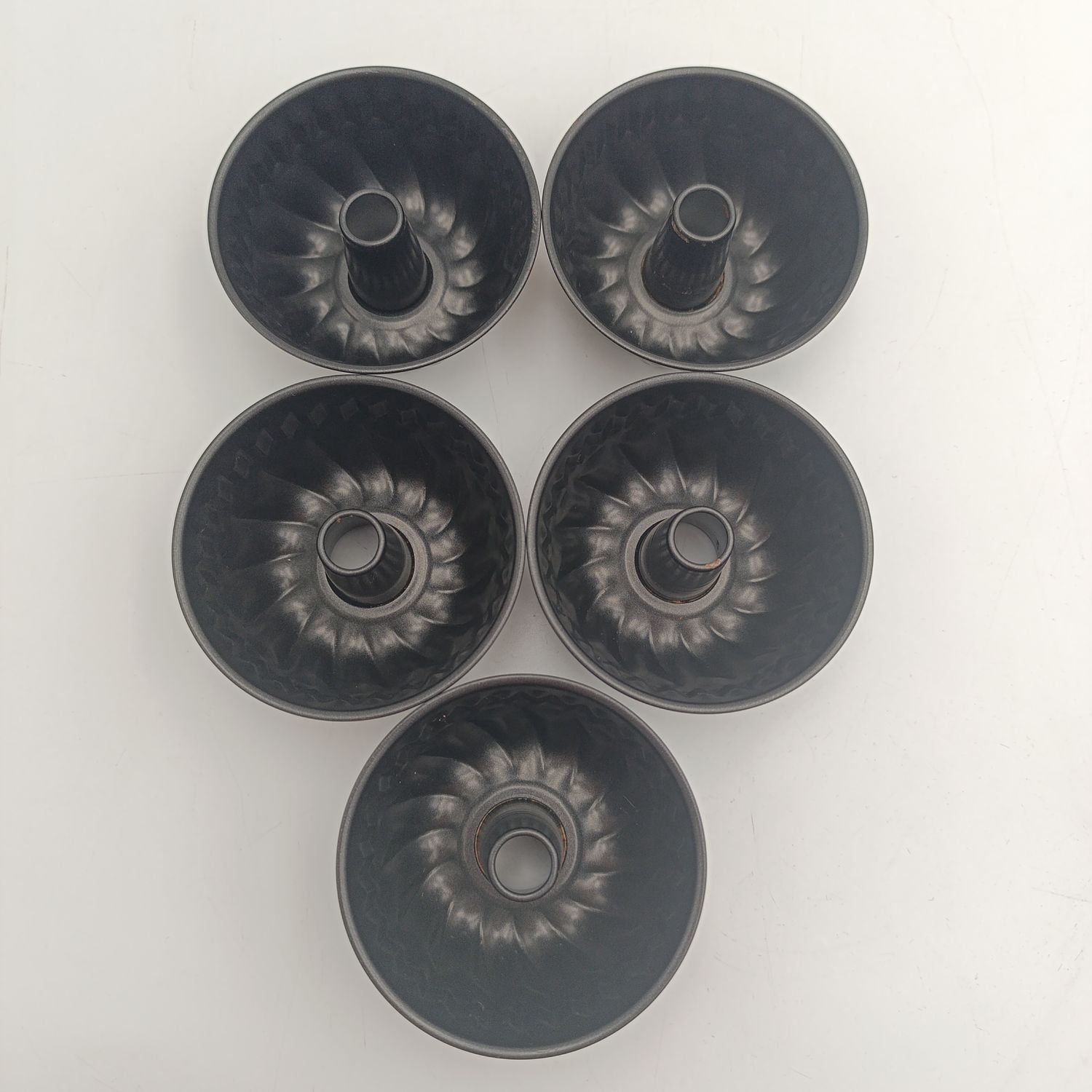 Set of 5 non-stick Bundt cake pans