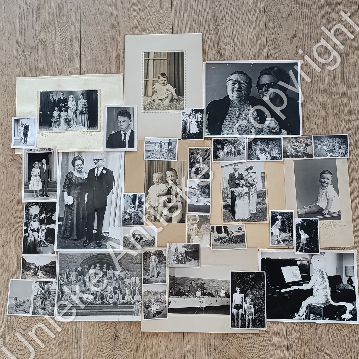 Lot of 35 vintage photos - Roux family