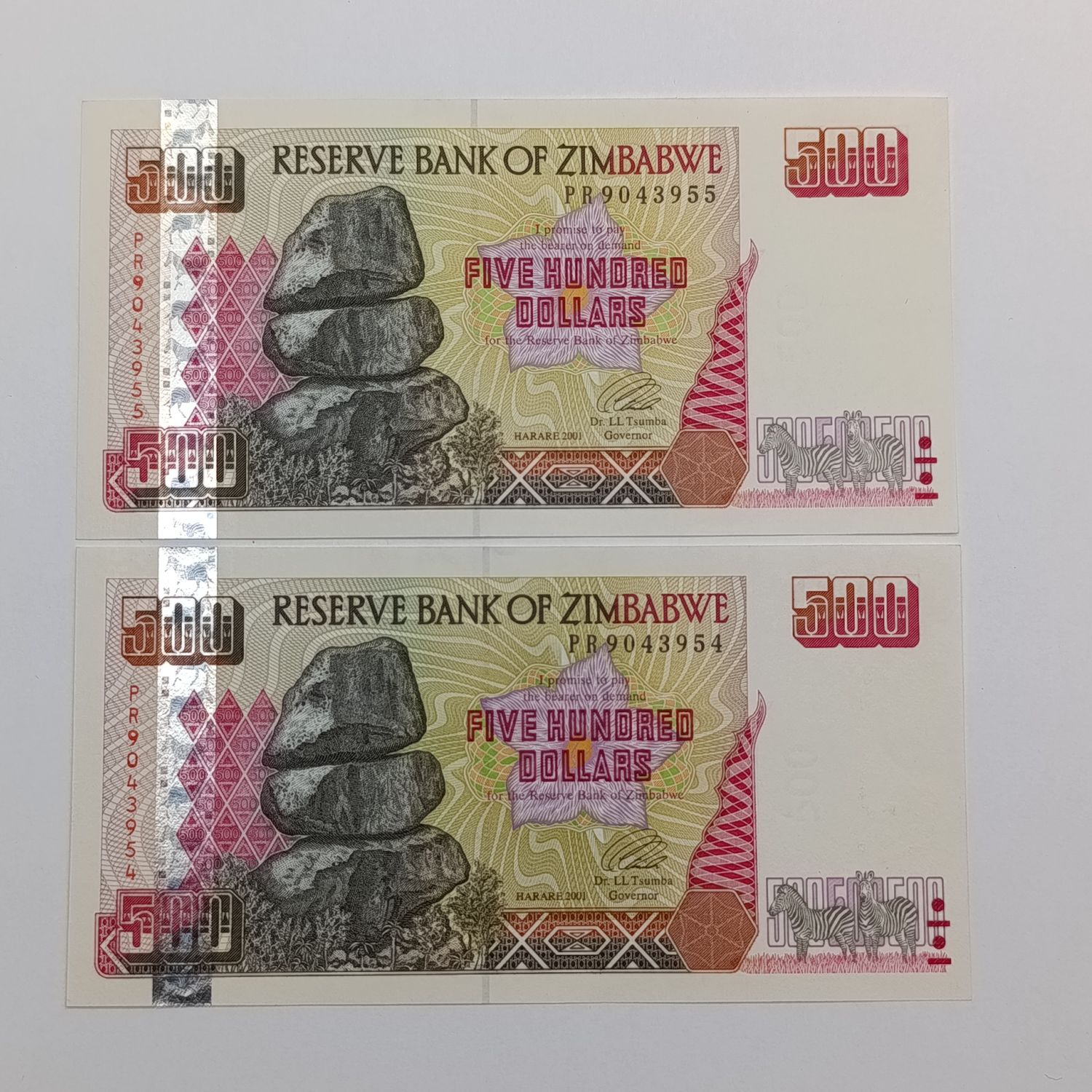 Zimbabwe $500 Harare 2001 Pair of uncirculated notes with consecutive numbers