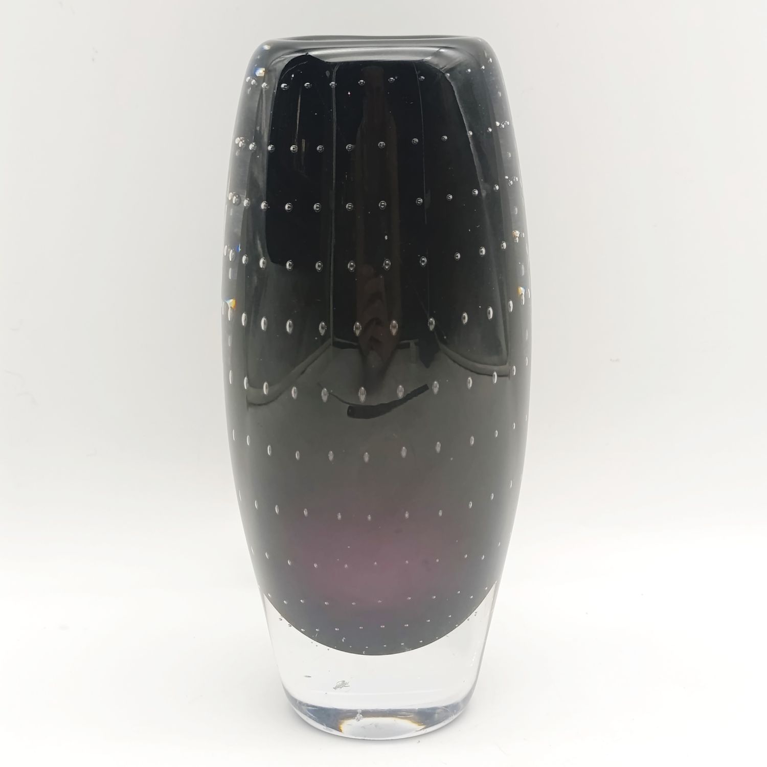 Vintage deep-purple Murano glass flower vase - chips on side