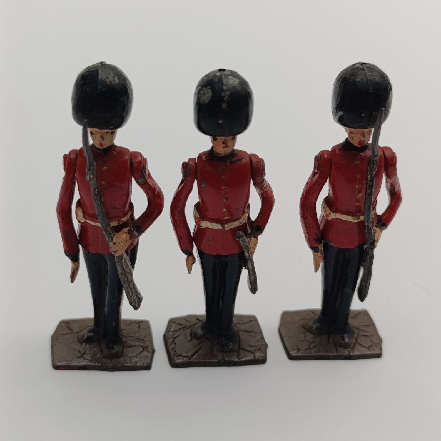 Lot of 3 vintage lead soldiers