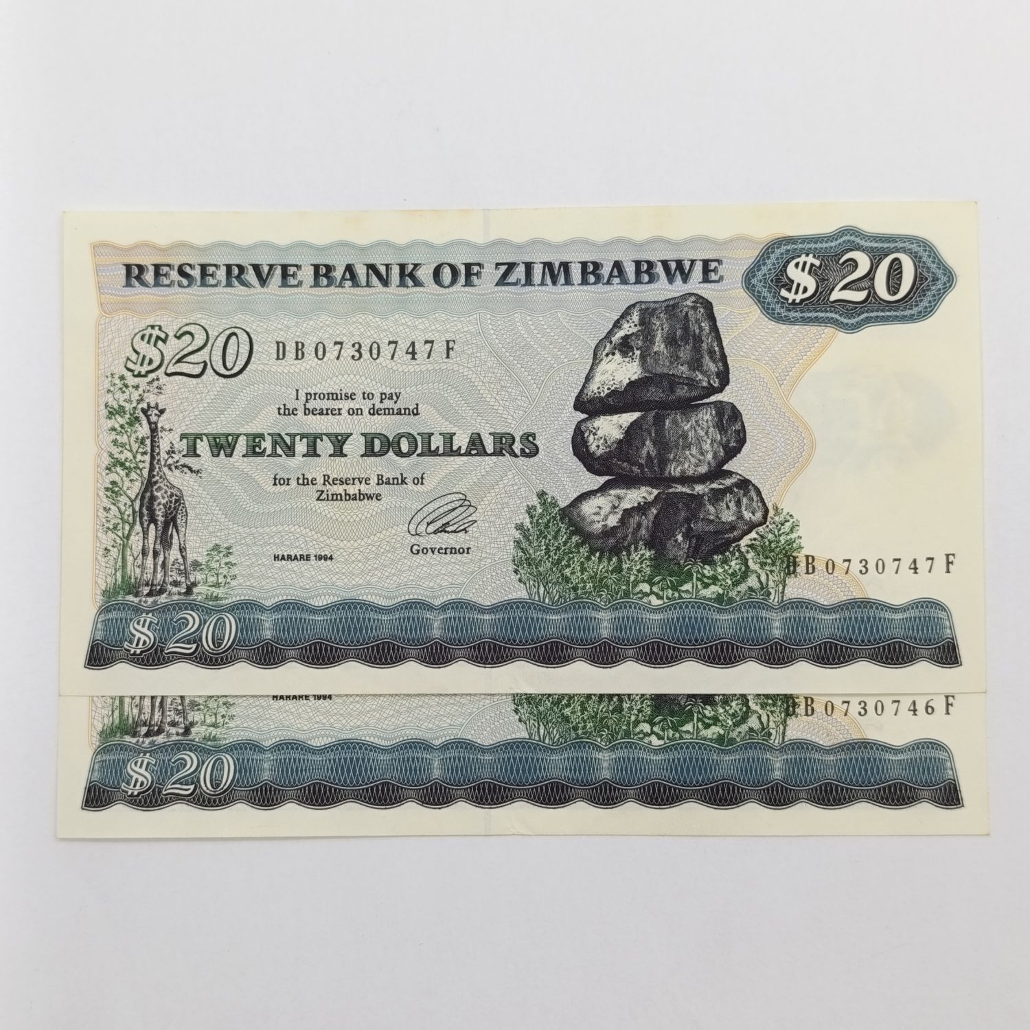 Zimbabwe 1994 Harare $20 Pick 4d pair of uncirculated banknotes with consecutive numbers