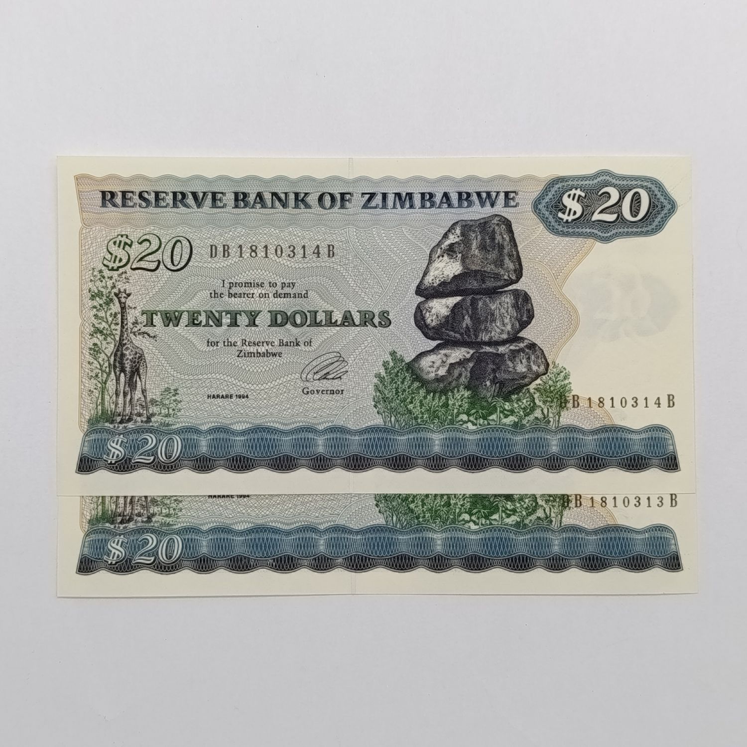 Zimbabwe 1994 Harare $20 Pick 4d pair of uncirculated banknotes with consecutive numbers