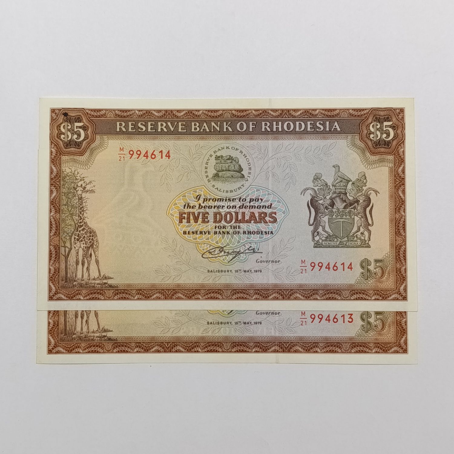 Rhodesia Five dollars banknotes 15 May 1979 pair of uncirculated notes with consecutive numbers