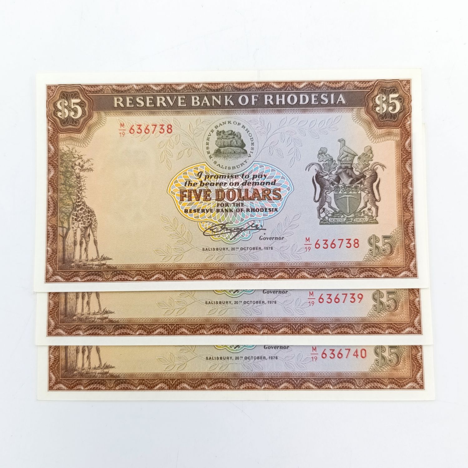 Rhodesia Five dollars banknotes 20 October 1978 lot of 3 uncirculated notes with consecutive numbers