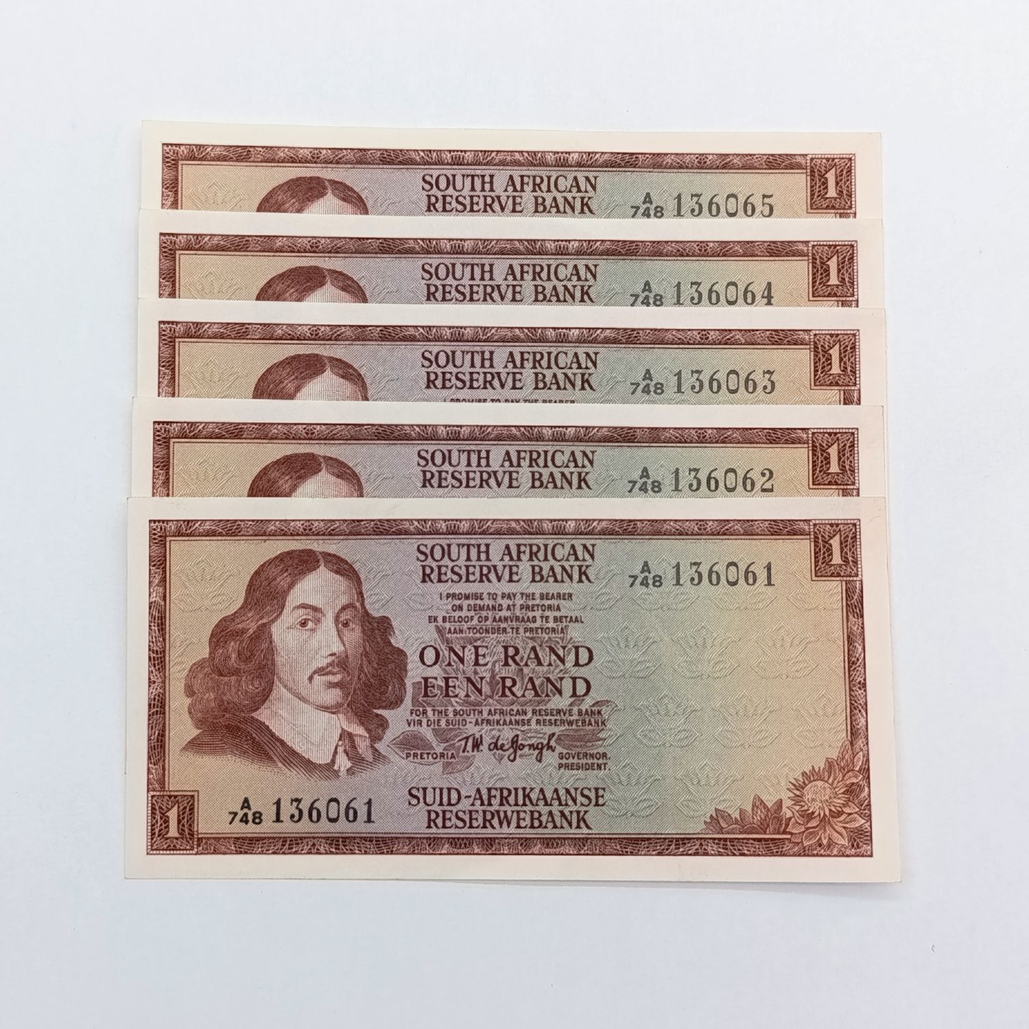 Lot of 5 x TW de Jongh first issue R1 notes uncirculated with consecutive numbers