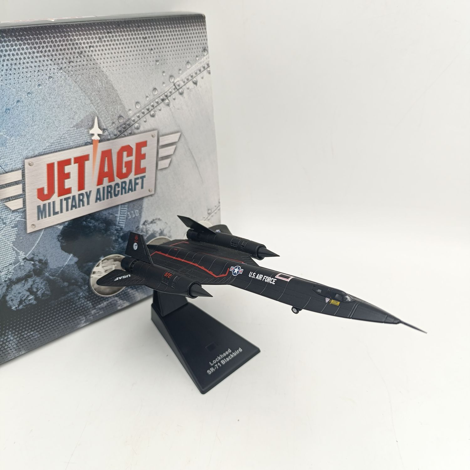 Jet Age Military Aircraft Lockheed SR-71 Blackbird die-cast model plane in box - scale 1/200