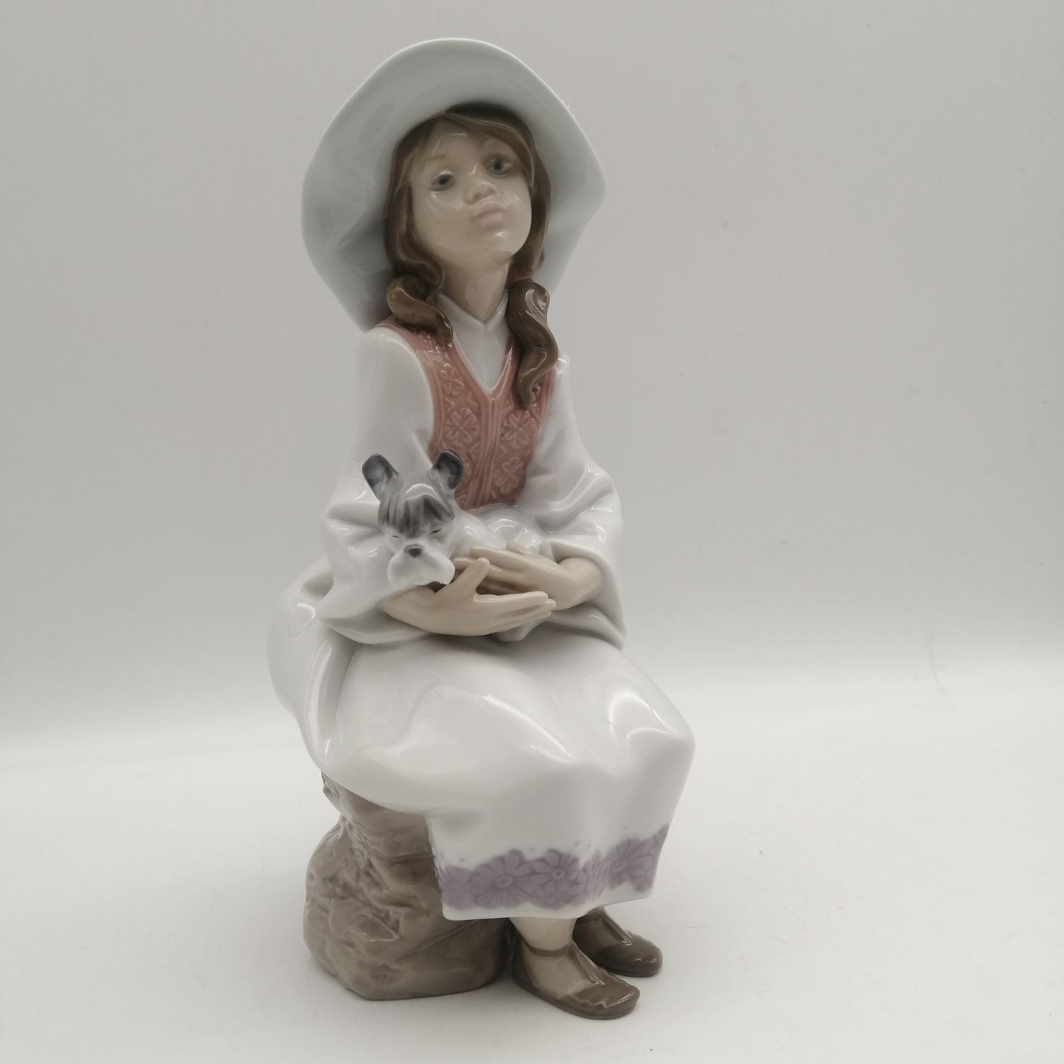 Lladro #6400 Daydreams porcelain figurine - no defects - no box