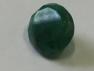 Natural Emerald of 5.663 carat - Oval mixed cut - Slight bluish green with Gemlab certificate