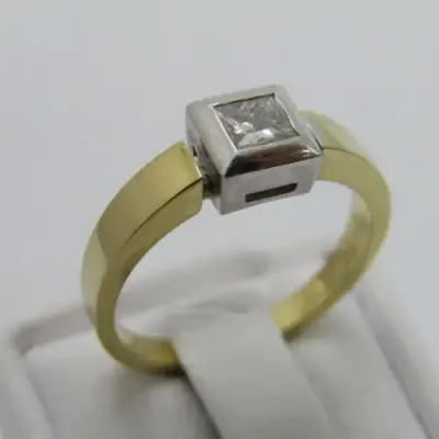 18kt White and yellow gold ring with diamond of 0.35ct colour G clarity VVS2 - weighs 4.8g