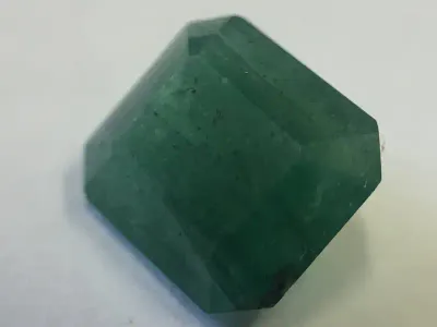 Natural Emerald of 1.923carat - Emerald cut - Slight blueish green with GEmlab certificate
