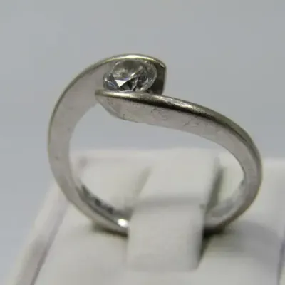 18kt White Gold ring with round brilliant diamond of 0.36 carat color I/J - size J