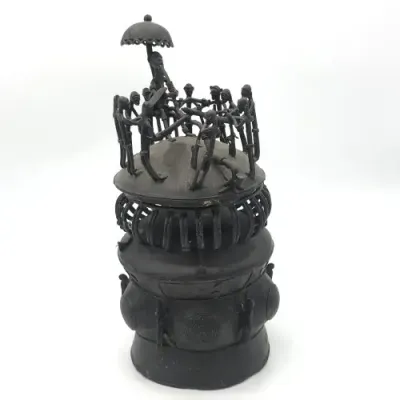 Ashanti Bronze pot with Chief and Tribal members on lid