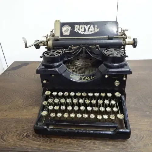 Royal no. 10 Typewriter. Circa 1919