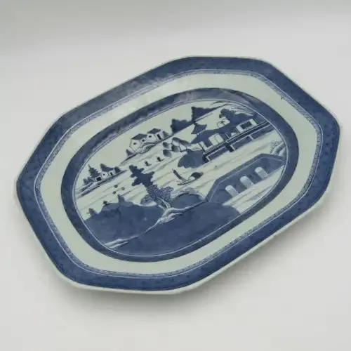 19th Century Chinese Canton porcelain platter in excellent condition