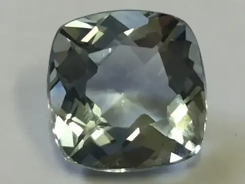 Scapolite of 16.4 carat - Cushion cut light blue - With gem lab certificate