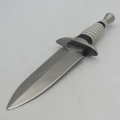 Custom made fixed blade dagger by Riaan Ras with certificate